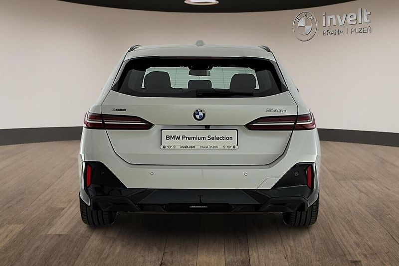 BMW Řada 5 540d xDrive Touring - fotka 4 z 24
