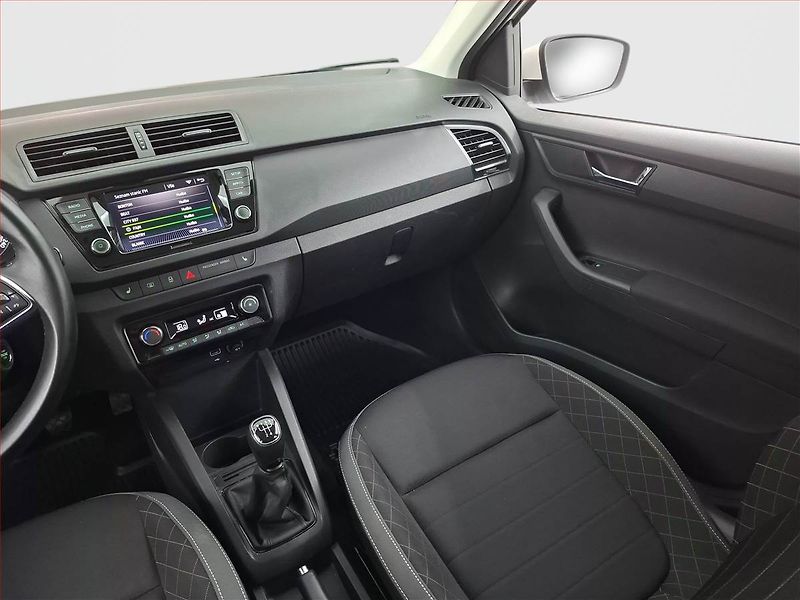 Škoda Fabia (2022) Style 1.0 TSI, ČR,1.maj - fotka 8 z 15