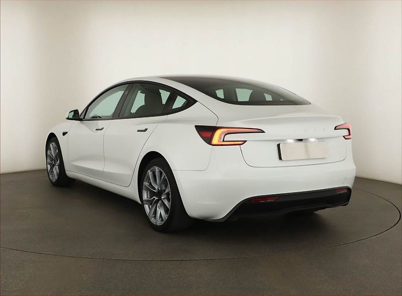 Tesla Model 3 (2024) Standard Range LFP, SoH 96% - fotka 4 z 19