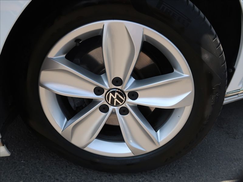 Volkswagen Passat 2,0 TDi,110kW,1majČR,Elegance - fotka 23 z 24
