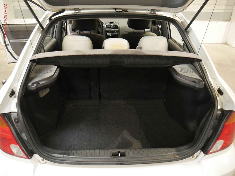Hyundai Accent (2004) 1.5 CRDI, 2.maj,ČR, TZ - fotka 7 z 14