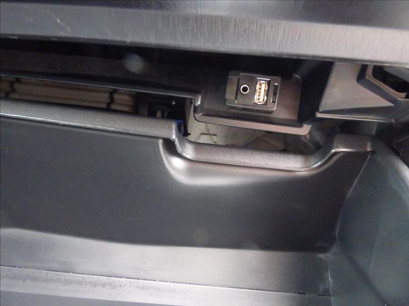 Toyota Yaris 1,5 Hybrid, Digi Klima, servis - fotka 49 z 60