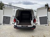 Volkswagen Transporter 2,0 TDI L1H1 DPH 1.maj původČR - náhled 13