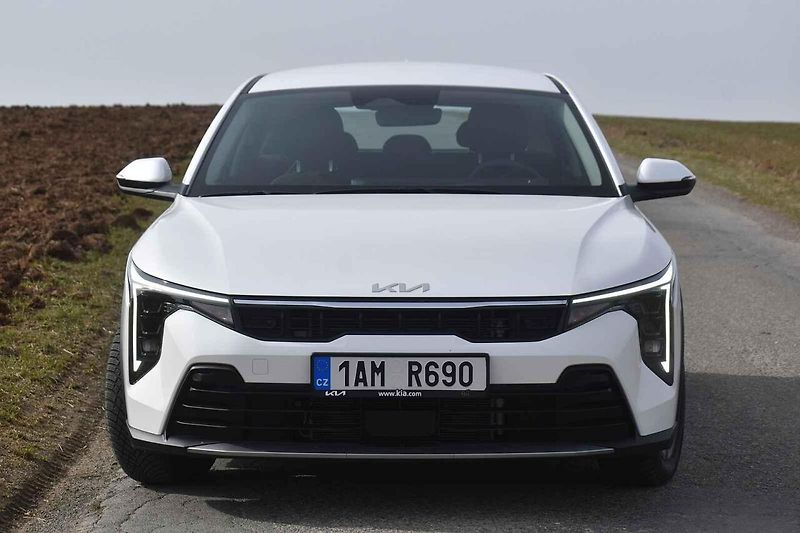 Kia K4 je nepochybně přitažlivý vůz.