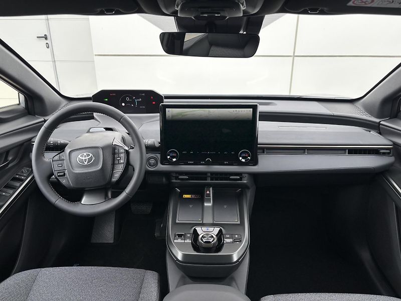 Toyota bZ4X (2026) Touring 4x4 Style 74,7kWh  - fotka 5 z 14