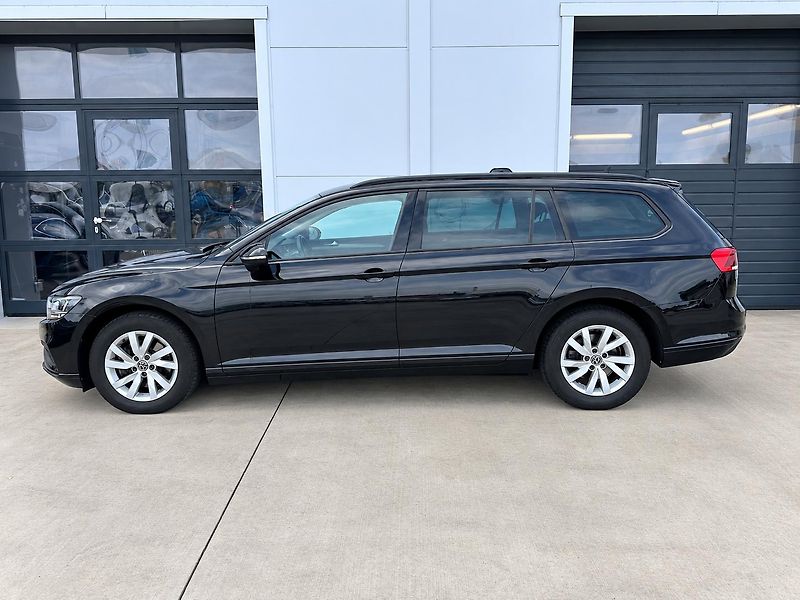 Volkswagen Passat 20TDI DSG Basic - fotka 3 z 21