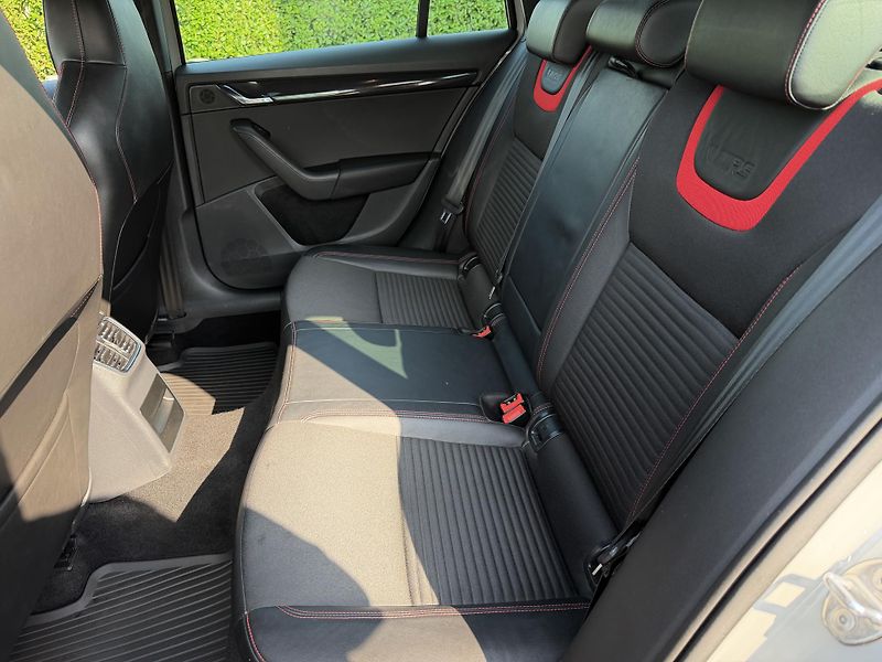 Škoda Octavia 2.0 TDi 135 kW/Challenge - fotka 14 z 23