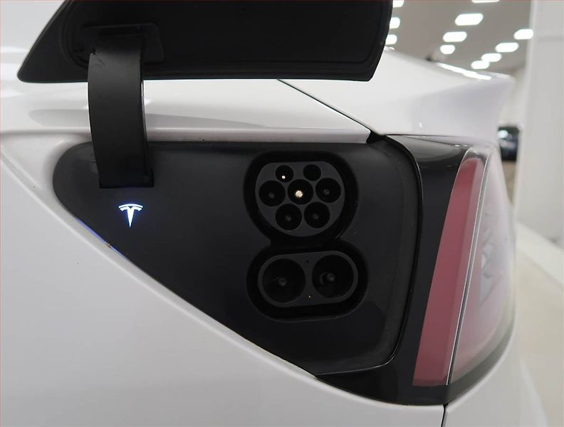 Tesla Model 3 (2020) Long Range 4WD 78kWh, SoH 89% - fotka 30 z 31