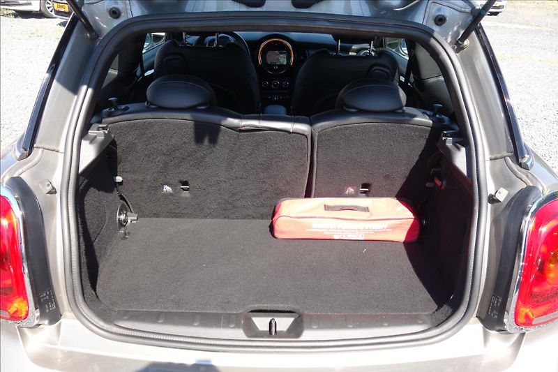 Mini Cooper 1,5 i 100KW, LED, 54TIS.KM. - fotka 16 z 38