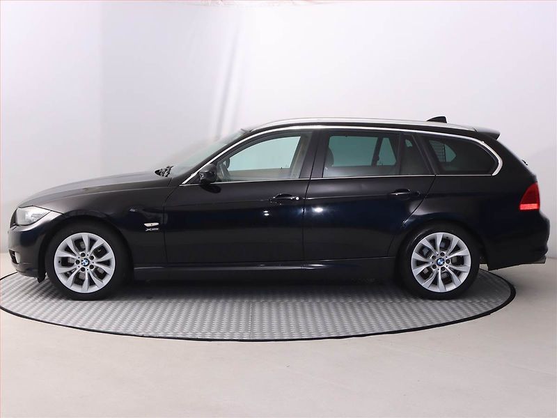 BMW Řada 3 (2010) 320 d xDrive, 4X4, Navi - fotka 3 z 19