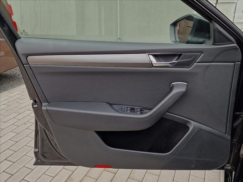 Škoda Superb 2.0TDI 147kW 4x4 DSG Style,ČR - fotka 37 z 50