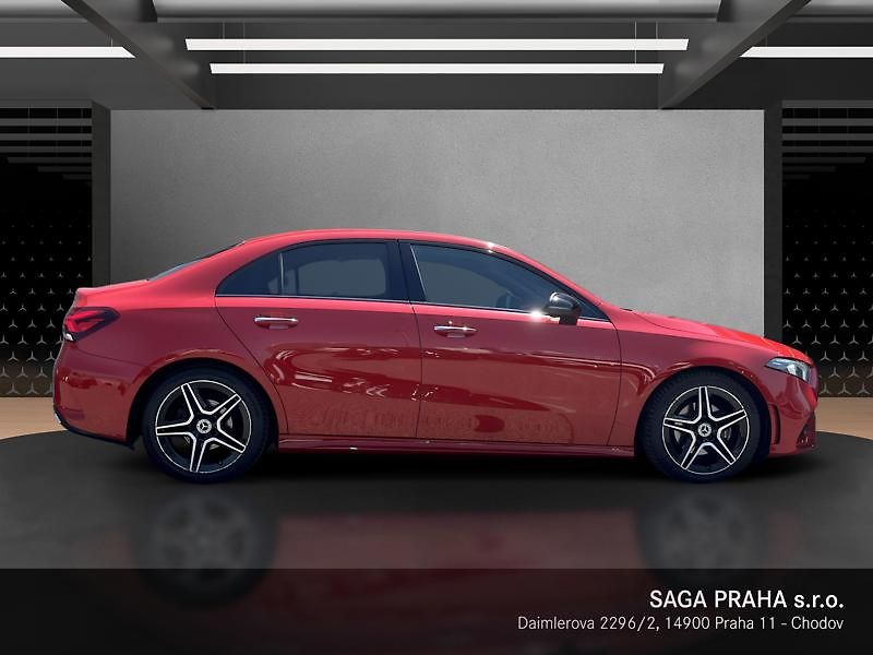 Mercedes-Benz Třídy A A-Třída 180d sedan AMG Line Ni - fotka 3 z 20