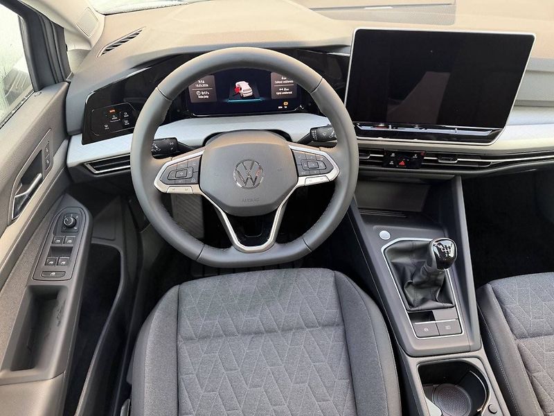Volkswagen Golf (2026) People 6G 1,5TSI - fotka 6 z 9