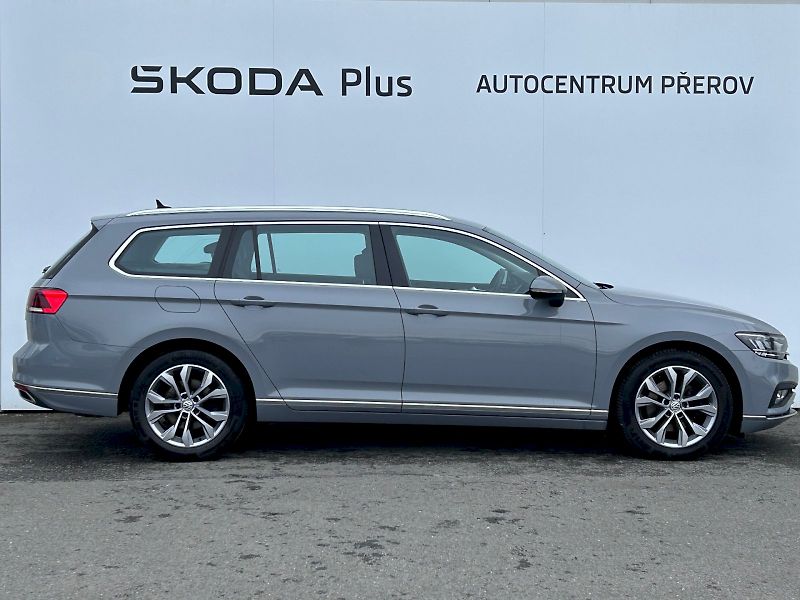 Volkswagen Passat (2022) 2.0 TSI 140kW DSG Elegance - fotka 31 z 35