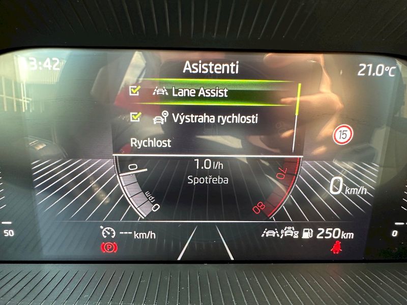 Škoda Kamiq (2025) 1,0 TSI / 85 KW / Selection - fotka 16 z 29