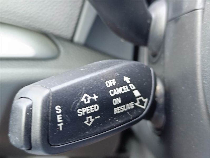 Audi A3 1,6 TDi Bi-xenon,Navi,Tempomat - fotka 30 z 34