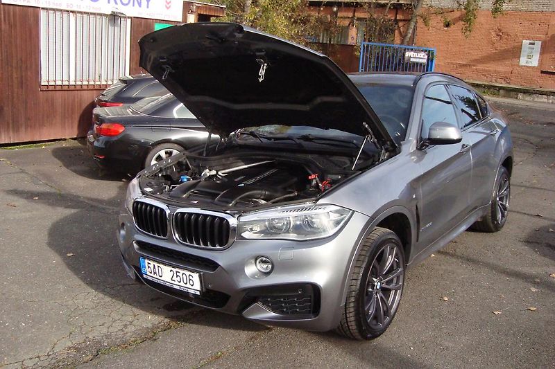 BMW X6 (2015) Xdrive,3.0d,M-Paket,ČR,1.Maj. - fotka 26 z 94