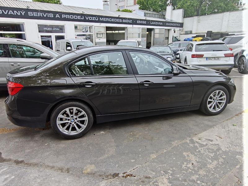BMW Řada 3 320i xDrive, 1.majitel - fotka 6 z 25