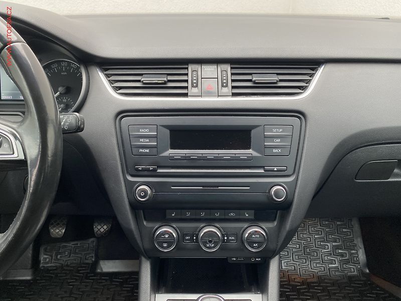 Škoda Octavia (2014) 2.0TDi, ČR, Elegance, bixen - fotka 12 z 18