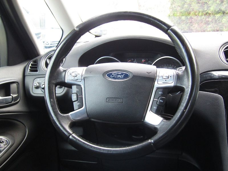 Ford Galaxy (2011) 2.0 TDCi 103kW 7MÍST - fotka 16 z 38