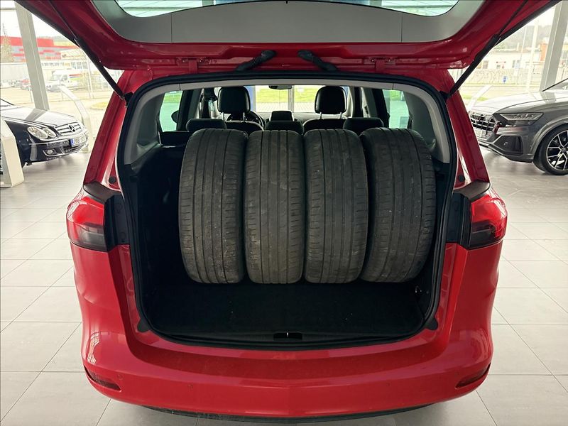 Opel Zafira 2,0   96kW,SERVISKA,2.SADA ALU - fotka 21 z 23