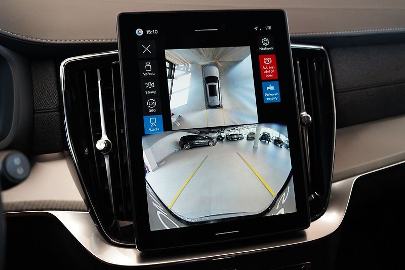 Volvo XC90 B5 PLUS Black Edition, 360° - fotka 25 z 48