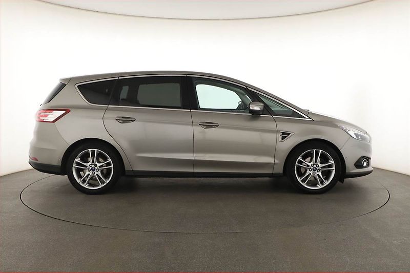 Ford S-MAX (2016) 2.0 TDCi, 4X4, Automat - fotka 6 z 20