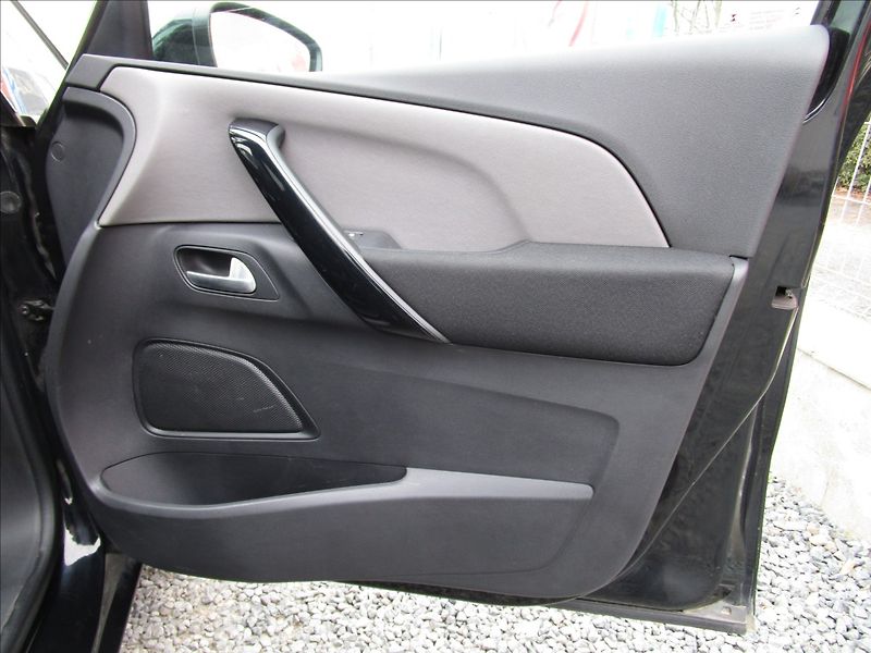 Citroën Grand C4 Picasso 2.0HDi aut. Klima, 7 míst - fotka 20 z 50
