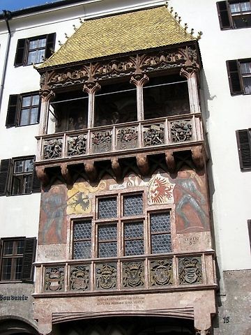 Zlatá stříška (Goldenes Dachl) je absolutní symbol Innsbrucku., zdroj: Wikimedia Commons, Daderot, Public Domain