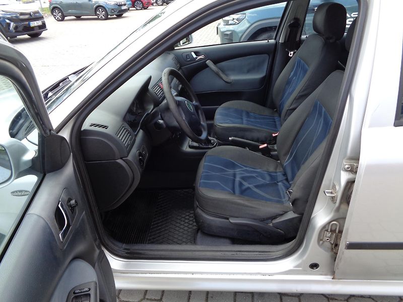 Škoda Octavia 1,9 TDi 66 kW - fotka 17 z 24