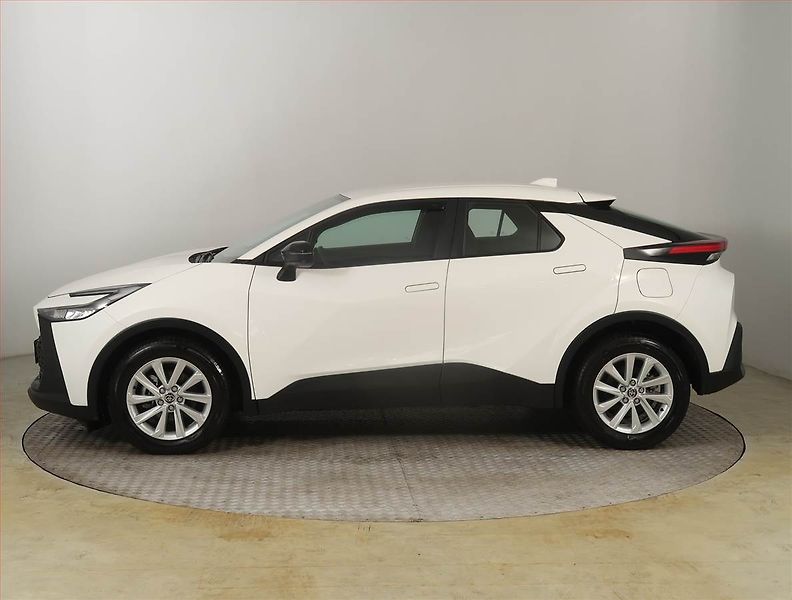 Toyota C-HR (2025) 1.8 Hybrid - fotka 3 z 24