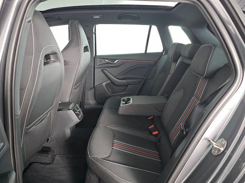 Škoda Kamiq (2025) 1.0TSI 85kW DSG Monte Carlo TA - fotka 7 z 24