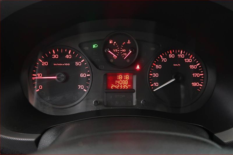 Citroën Berlingo (2008) 1.6 HDi, 5Míst, ČR - fotka 11 z 15