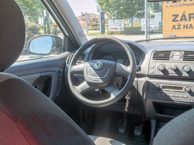 Škoda Fabia (2009) 1.2HTP 44KW – ESP - fotka 11 z 31