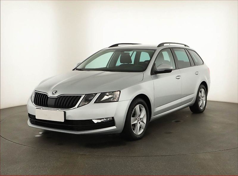 Škoda Octavia (2020) Ambition Plus 1.5 TSI, ČR - fotka 2 z 14