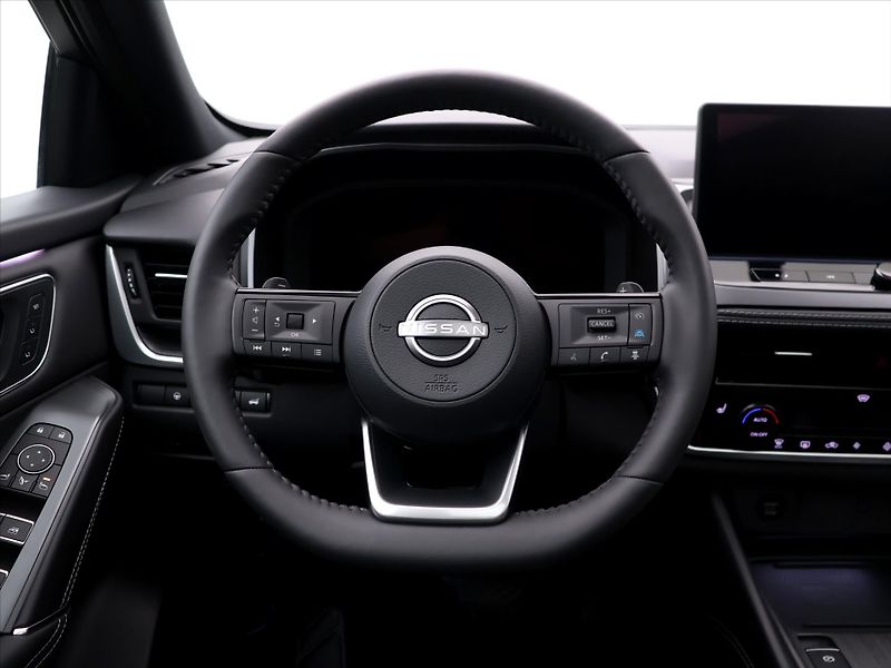 Nissan Qashqai 1,3 DIG-T 116kW Tekna 4WD CZ Z - fotka 22 z 42