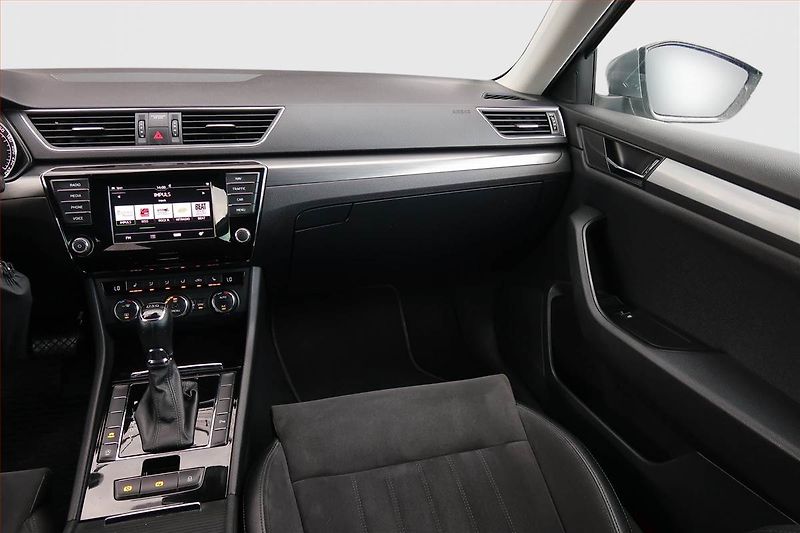 Škoda Superb (2016) Style 2.0 TDI, Automat, Kůže - fotka 8 z 19