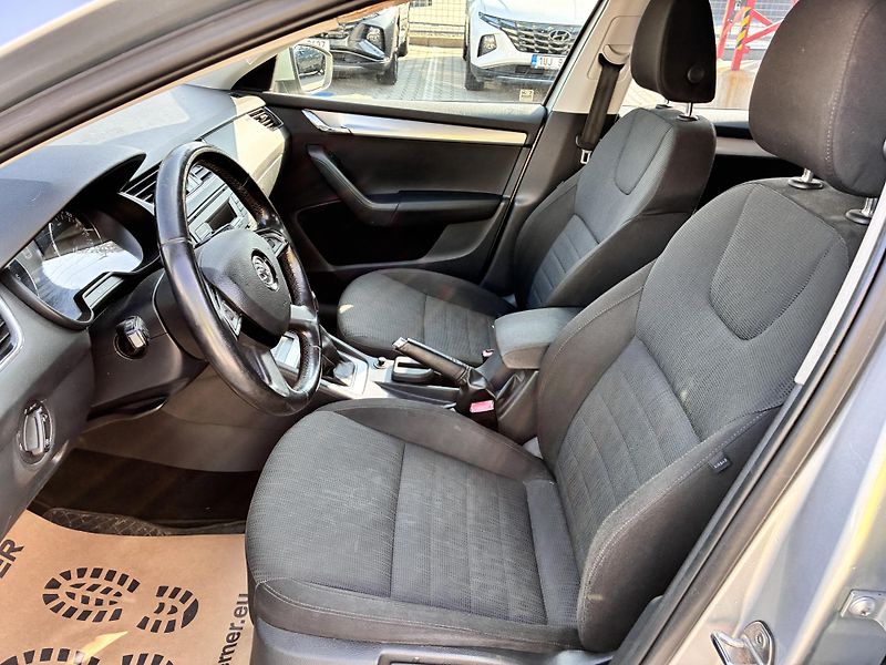 Škoda Octavia Kombi 1.6TDi 77kW 4x4 ELEGANCE - fotka 11 z 26