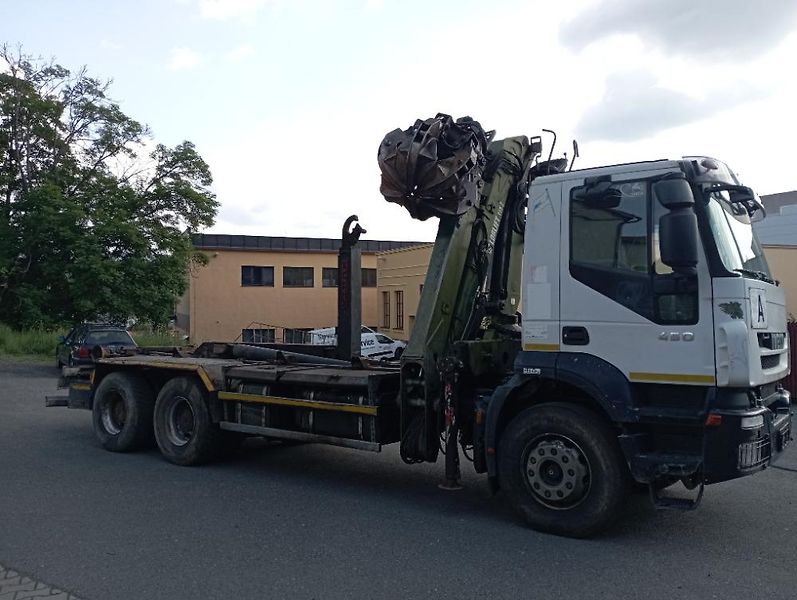Iveco (2009) 450 kontejner+ruka - fotka 15 z 23