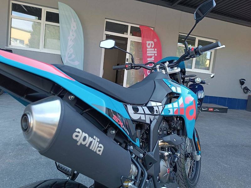 Aprilia SX 125 (2026) Tarantula Blue - fotka 9 z 10