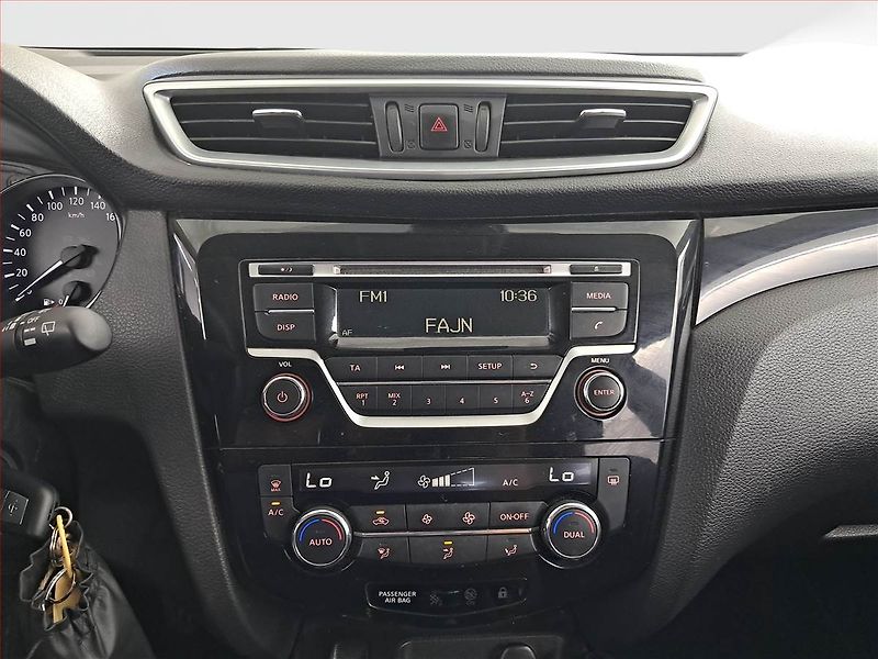 Nissan Qashqai (2018) Acenta 1.6 dCi, 4X4, ČR,1.maj - fotka 12 z 15