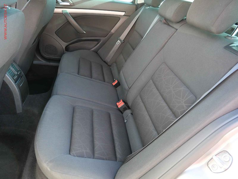 Škoda Octavia (2011) 1.4 TSi, Family, DSG, xenon - fotka 10 z 18