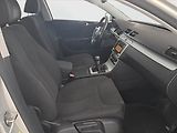 Volkswagen Passat (2010) 1.6 TDI, Serv.kniha, Navi - náhled 9