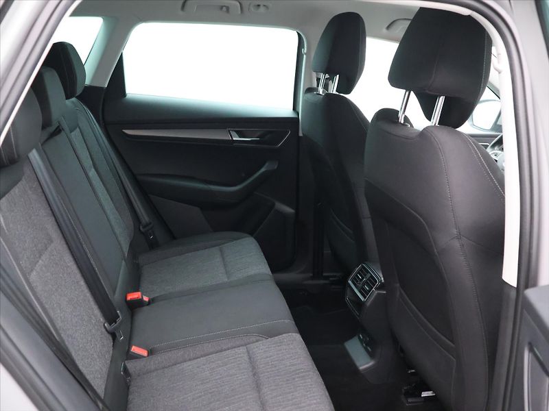 Škoda Karoq 1,5 TSI 110kW DSG Style Virtua - fotka 12 z 30