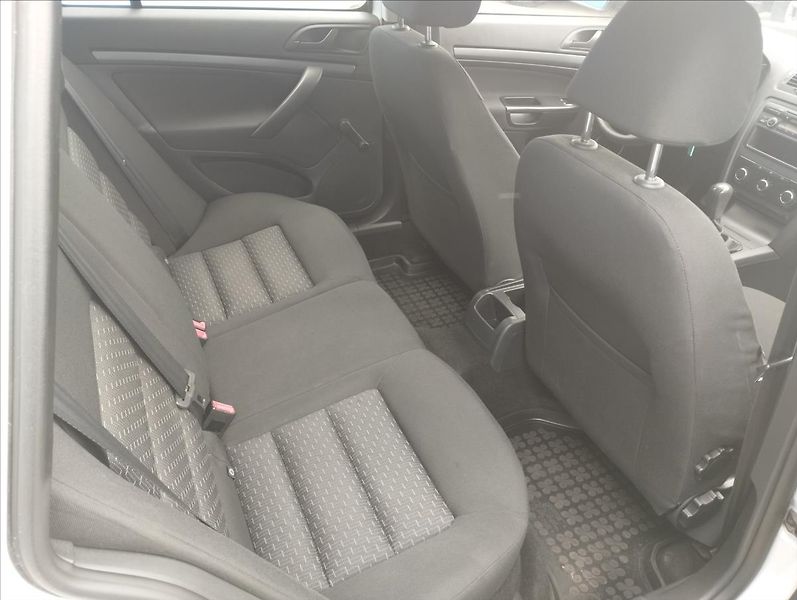 Škoda Octavia 1,6 TDi 77KW - fotka 9 z 14