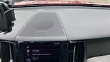 Volvo XC60 R-DESIGN, B4 AWD, 145+10 kW / - náhled 11