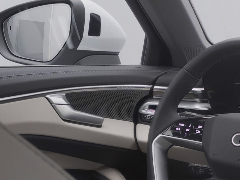 Audi A6 3.0TFSI quattro B&O HuD Pano - fotka 13 z 17