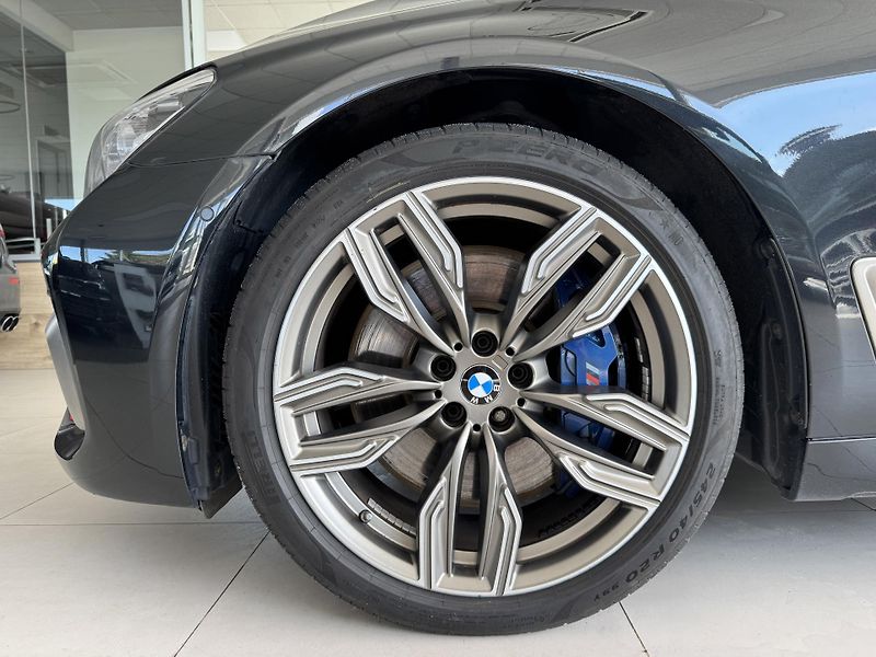 BMW Řada 7 M760 Li xDrive*Nový Motor*DPH - fotka 47 z 48