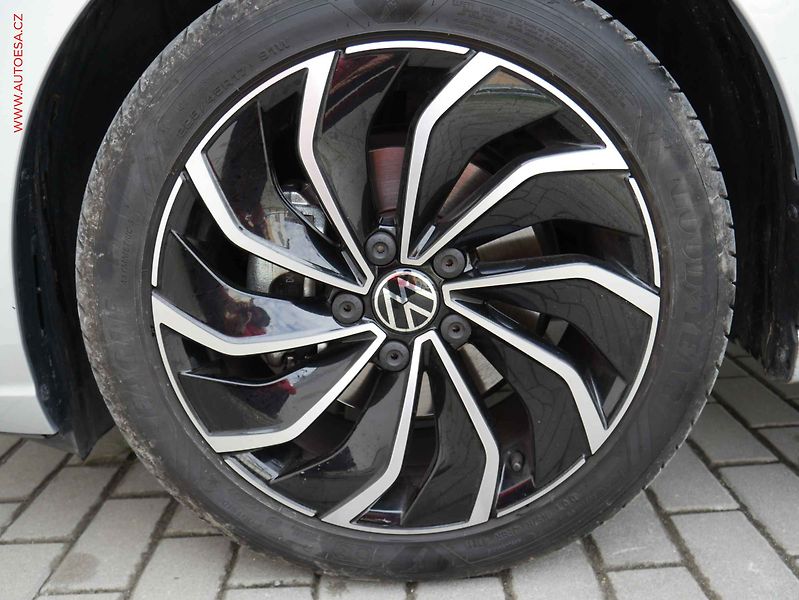 Volkswagen Golf (2022) 1.5 TSi, 1.maj,ČR, Stylem - fotka 24 z 24