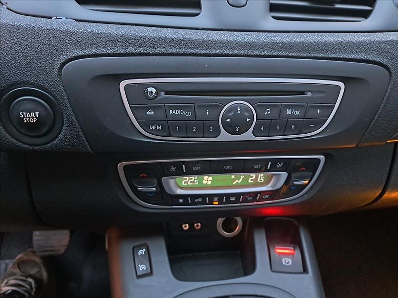 Renault Scénic 1,5 dCi - fotka 17 z 39